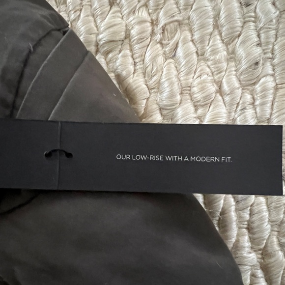 Banana Republic "The Logan Fit" Size 14 Pants - Picture 7 of 9